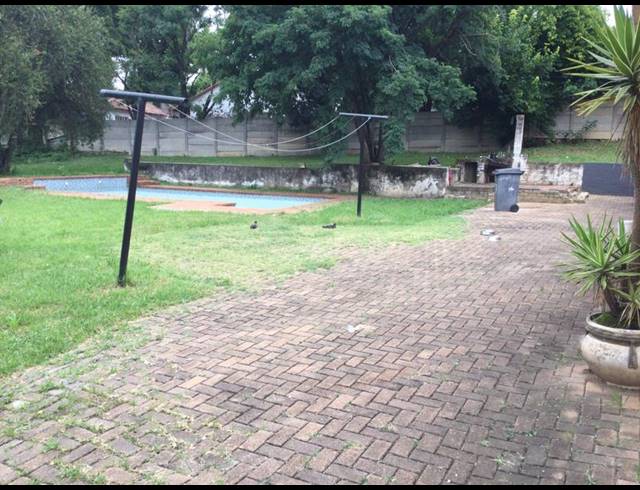 3 BEDROOM HOUSE FOR SALE IN LOMBARDY WEST
